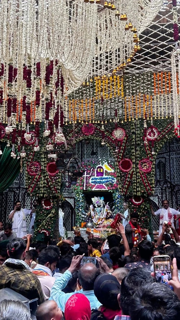 Banke Bihari Ji Darshan